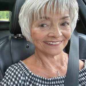 Meet your Posher, Sharon